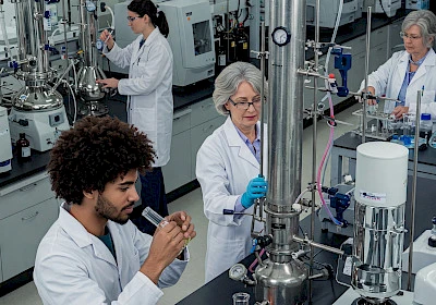 Highest Paying Jobs in Chemical Engineering: The Most Lucrative Career Paths